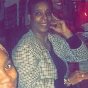 Meet your Posher, Dee